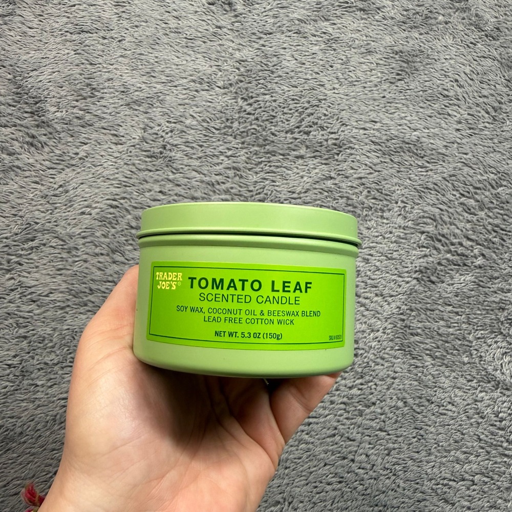Trader Joe's Tomato Leaf Scented Candle 5.3 oz